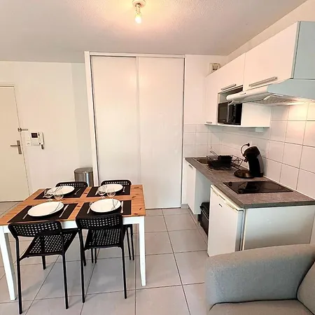 With Terrace In Apartment Nantes