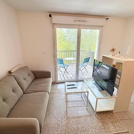 With Terrace In * Nantes