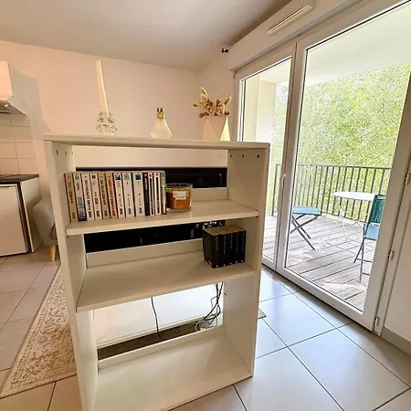 With Terrace In Apartment Nantes