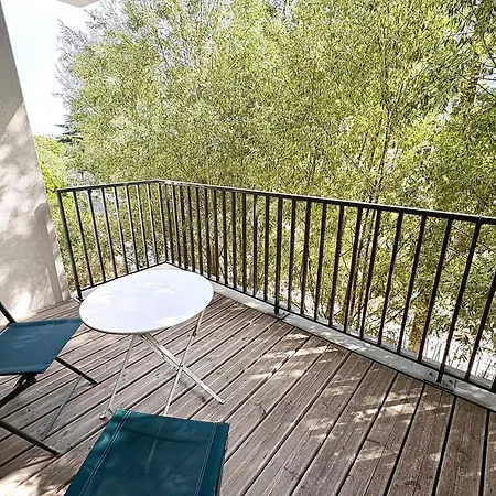 With Terrace In * Nantes